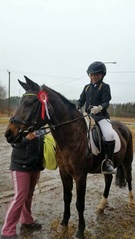 Ratsastuskoulun Minimestaruus kouluratsastuksessa 2016 Anni Suomela-Vikke, toiseksi Vilja Savolainen-Fay